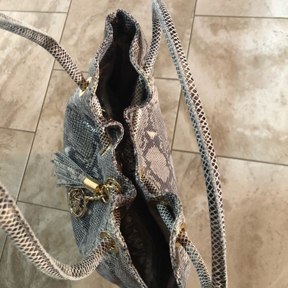 New Michael Kors handbag - Picture 6 of 16